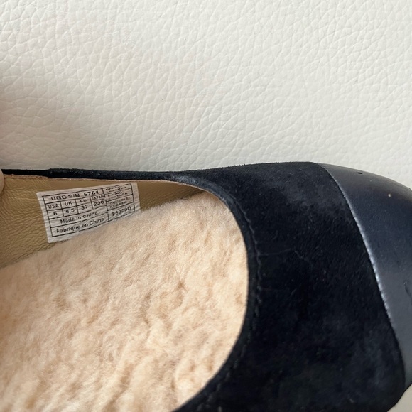 Ugg flat round toe shoes - Picture 5 of 5